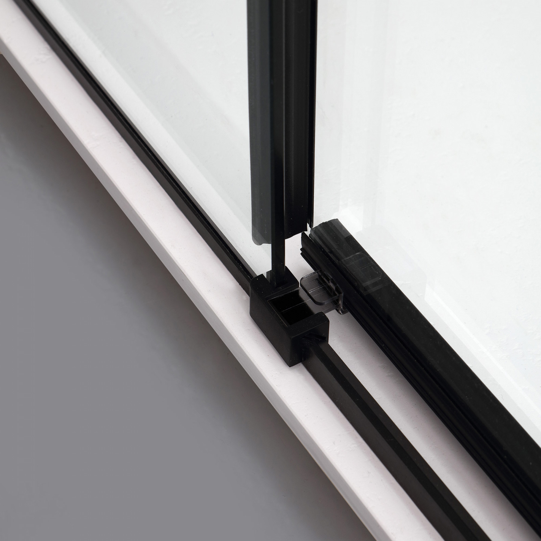 Box doccia OSLO porta scorrevole rettangolare 150x80 cm altezza 200 cm cristallo 6 mm nero opaco