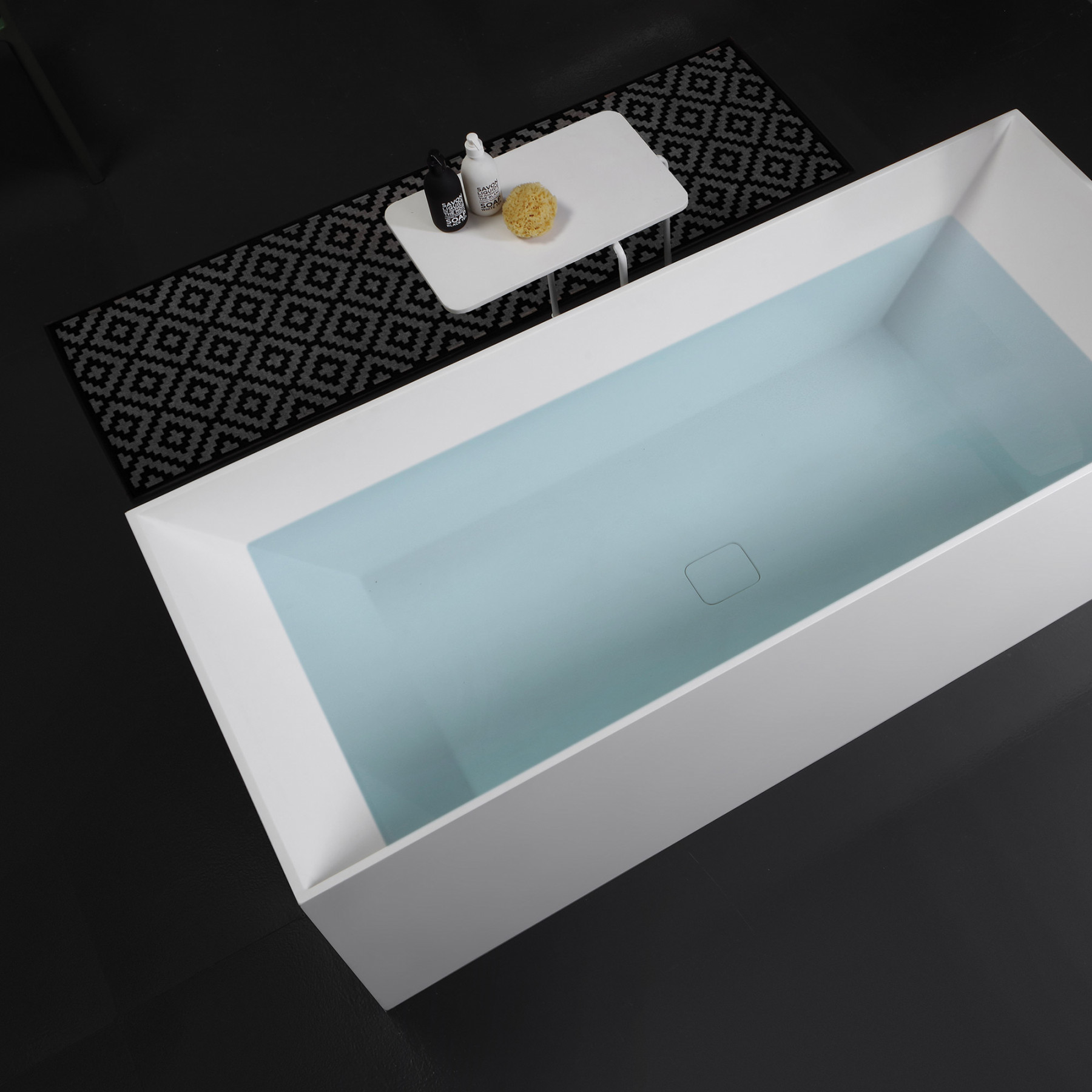 Vasca freestanding BOGOTA in solid surface 175x73 centro stanza bianco opaco